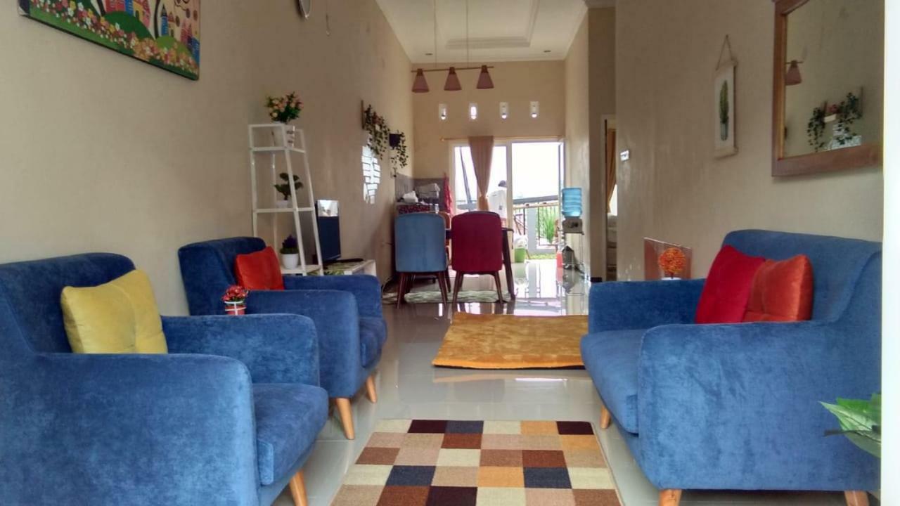 Homestay Wahyudi 1 Syariah Tlekung Εξωτερικό φωτογραφία