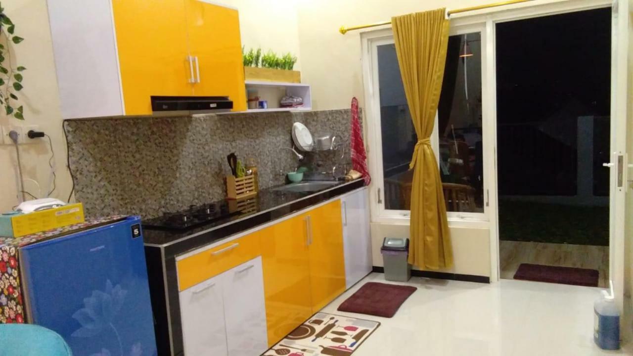 Homestay Wahyudi 1 Syariah Tlekung Εξωτερικό φωτογραφία