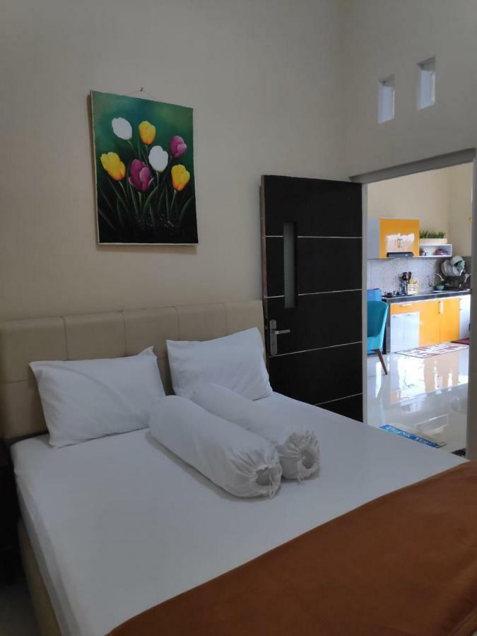 Homestay Wahyudi 1 Syariah Tlekung Εξωτερικό φωτογραφία